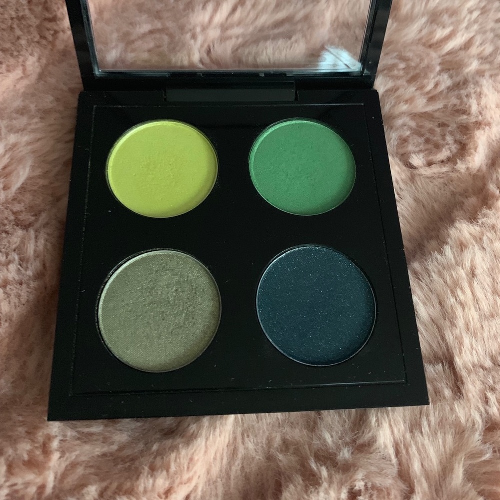 MAC That Trillion Dollar Look Eye Shadow Palette